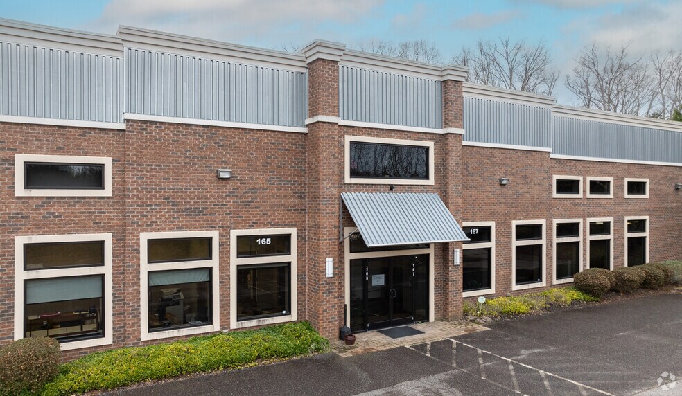 More Photos Of 165-167 River Park Rd, Mooresville Flex For Sale