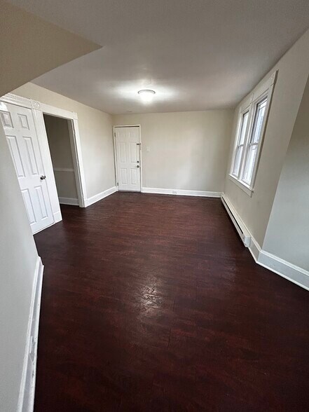 More Photos Of 64 Dikeman St, Waterbury Apartments For Sale