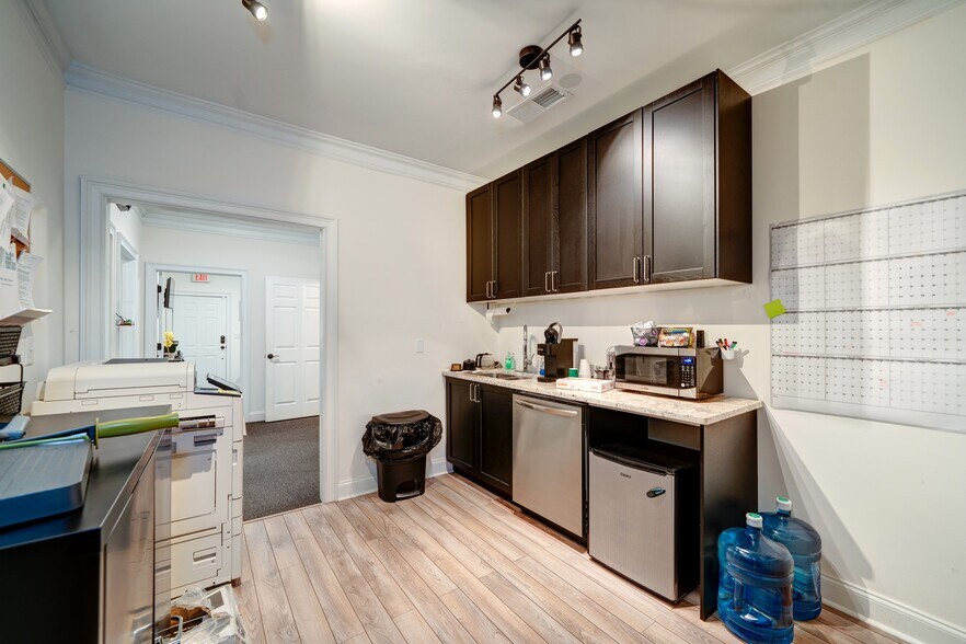 More Photos Of 401-413 Creekstone Rdg, Woodstock Office Residential For Sale