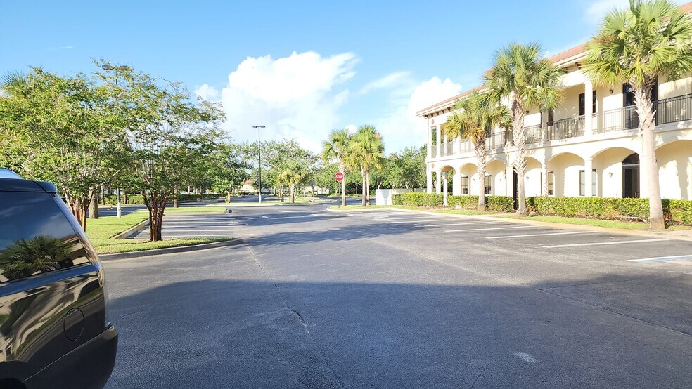 More Photos Of 1400 SE Goldtree Dr, Port Saint Lucie Medical For Sale