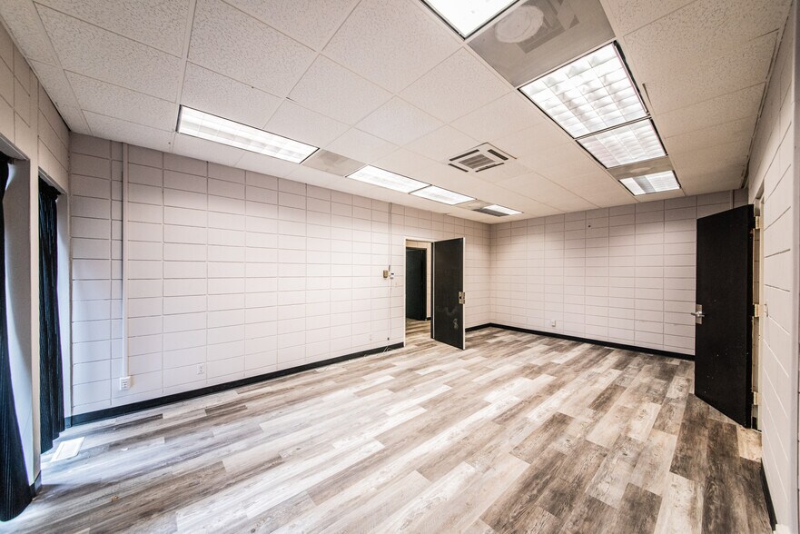 More Photos Of 3000 Irvin Cobb Dr, Paducah Warehouse For Sale