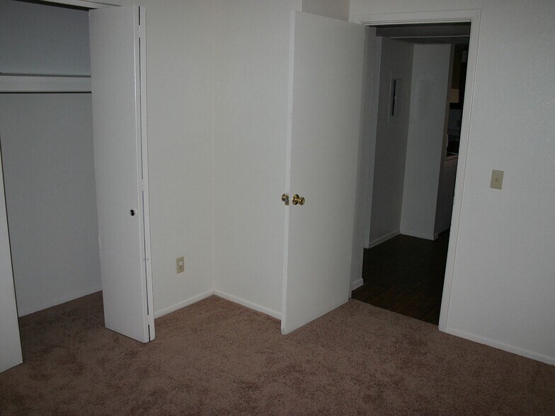 More Photos Of 2832 E Monte Cristo Ave, Phoenix Apartments For Sale