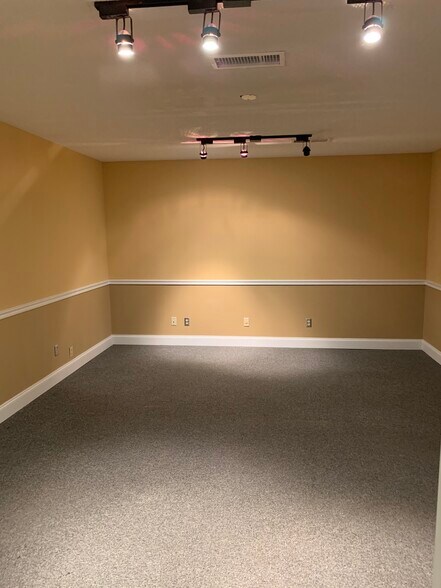 More Photos Of 1239 Russell Pkwy, Warner Robins Office For Sale