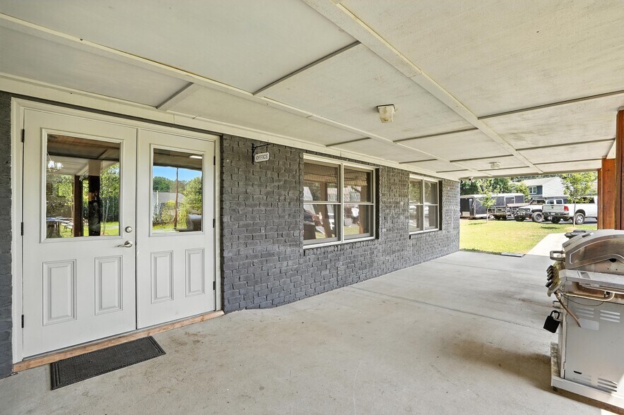 More Photos Of 108 Beam Dr, Mooresville Flex For Sale