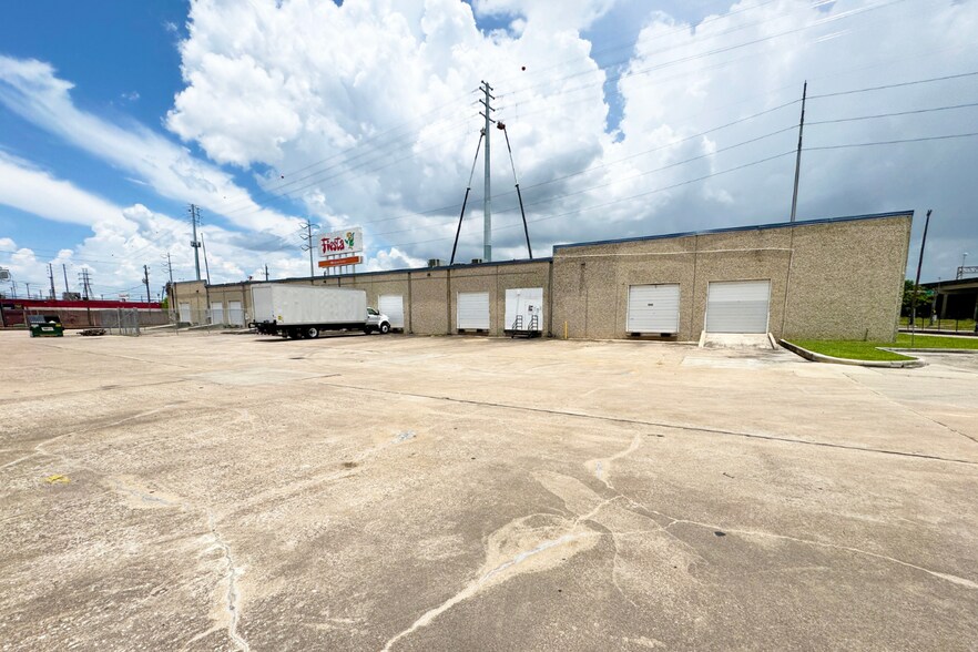 More Photos Of 6001-6021 S Loop Fwy E, Houston Unknown For Lease