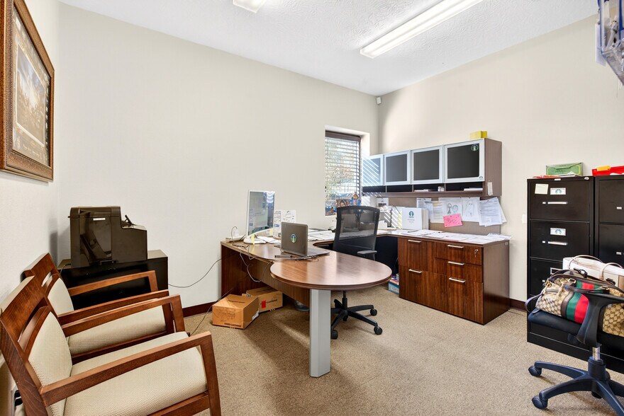 More Photos Of 8601 Fawn Trl, Conroe Warehouse For Lease