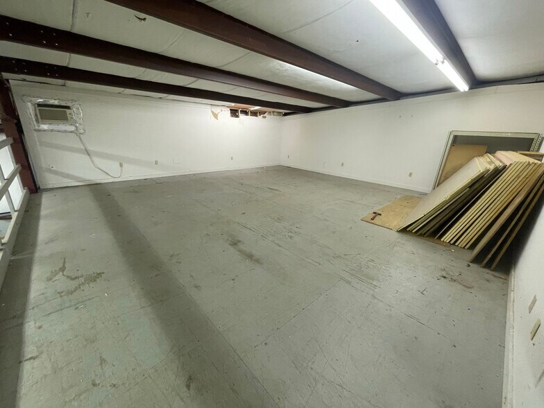 More Photos Of 12 Plains Rd, Essex Warehouse For Lease