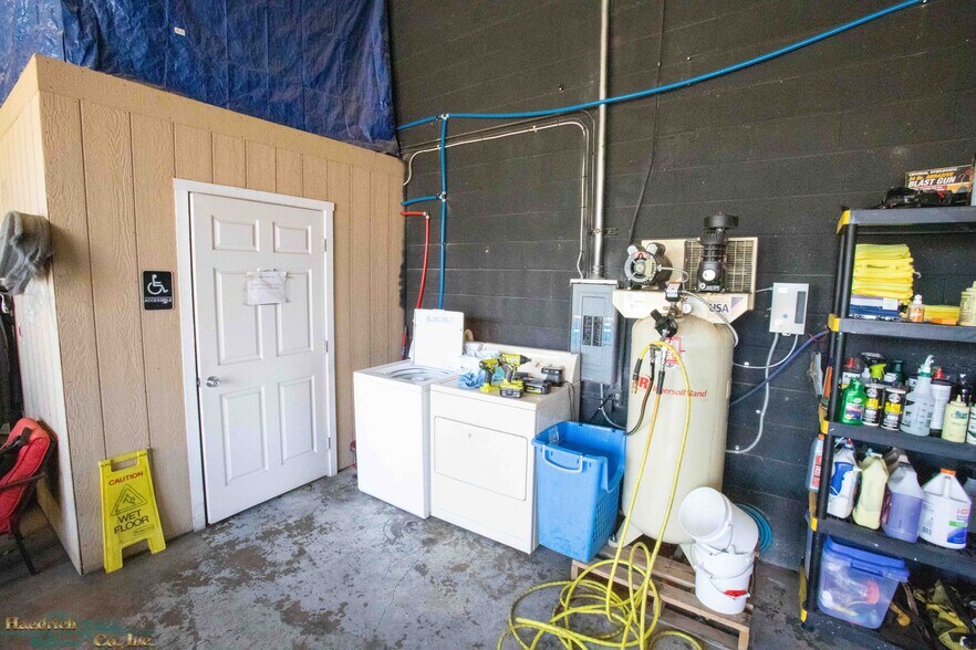 More Photos Of 312 Main St, Red Bluff Carwash For Sale