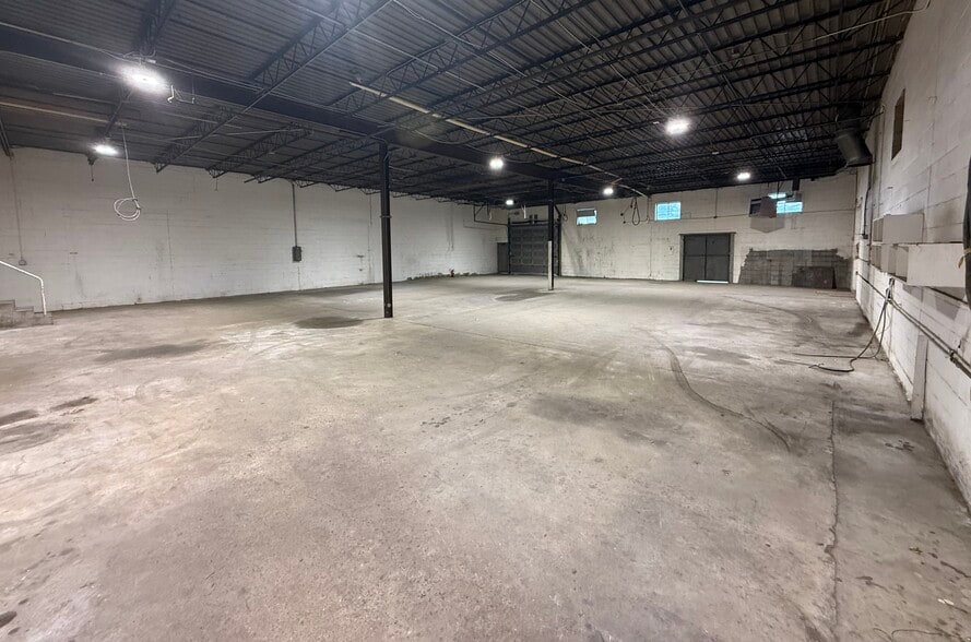 More Photos Of 1802-1804 Currie St, Richmond Warehouse For Lease
