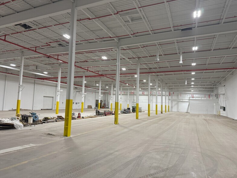 More Photos Of 1501 S 19th St, Mattoon Warehouse For Lease