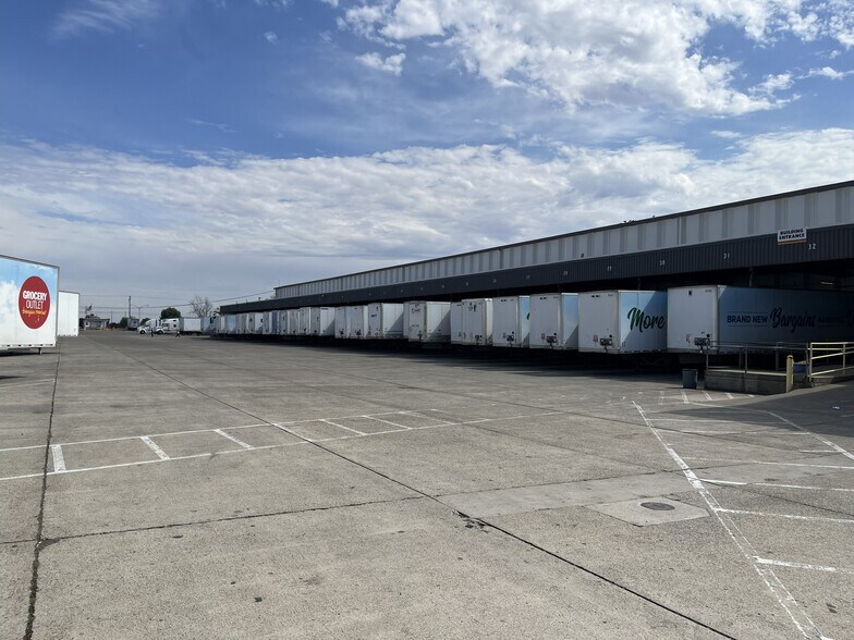 More Photos Of 4400 Florin Perkins Rd, Sacramento Distribution For Lease