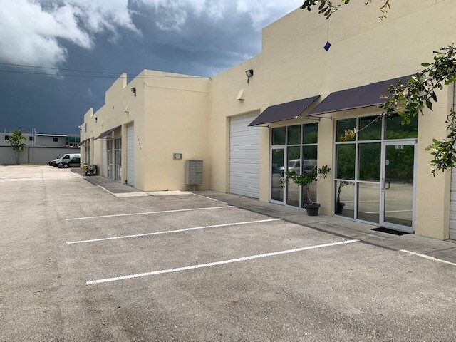 More Photos Of 1480 NE 131st St, Miami Warehouse For Sale