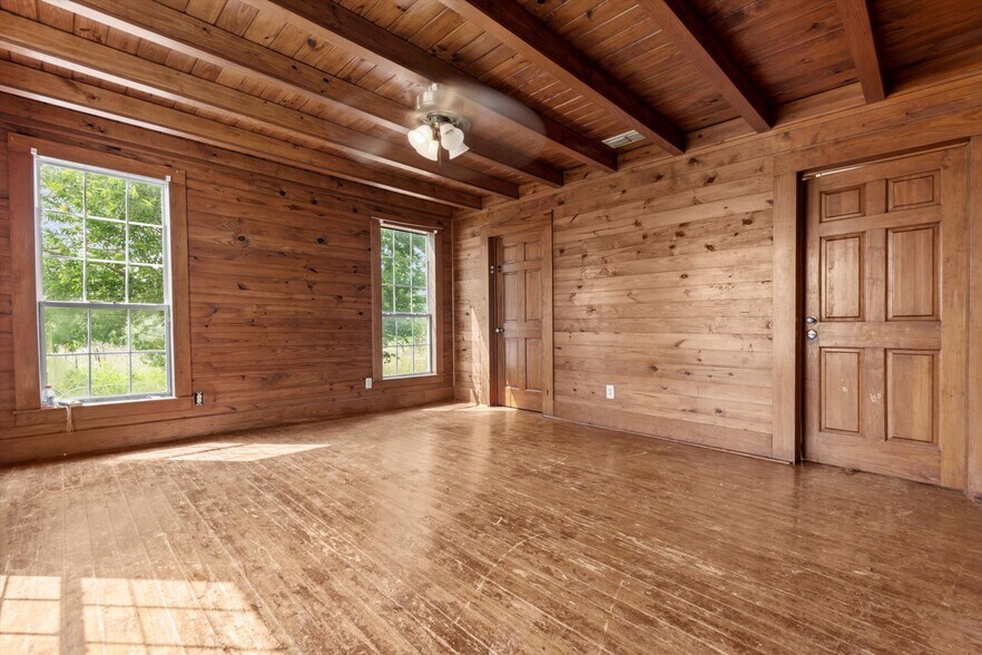 More Photos Of 1000 Rohde Rd, Kyle Service For Lease