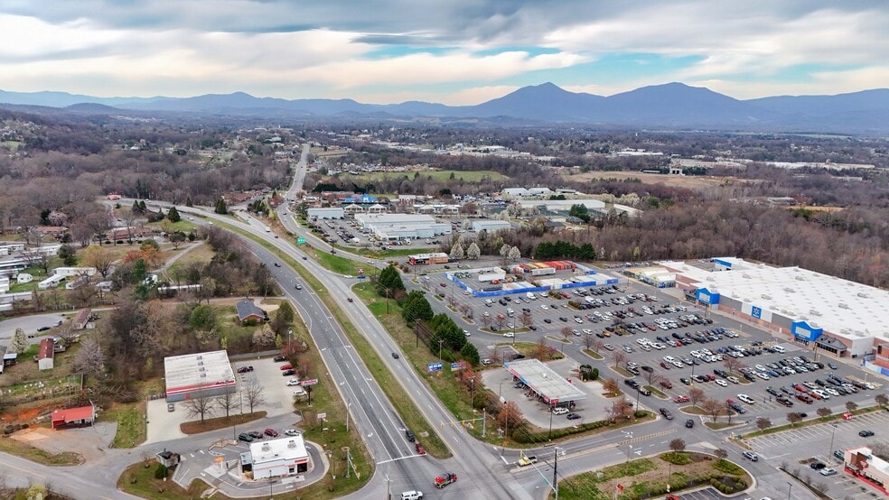 More Photos Of 1001 E Lynchburg Salem Tpke, Bedford Office For Sale
