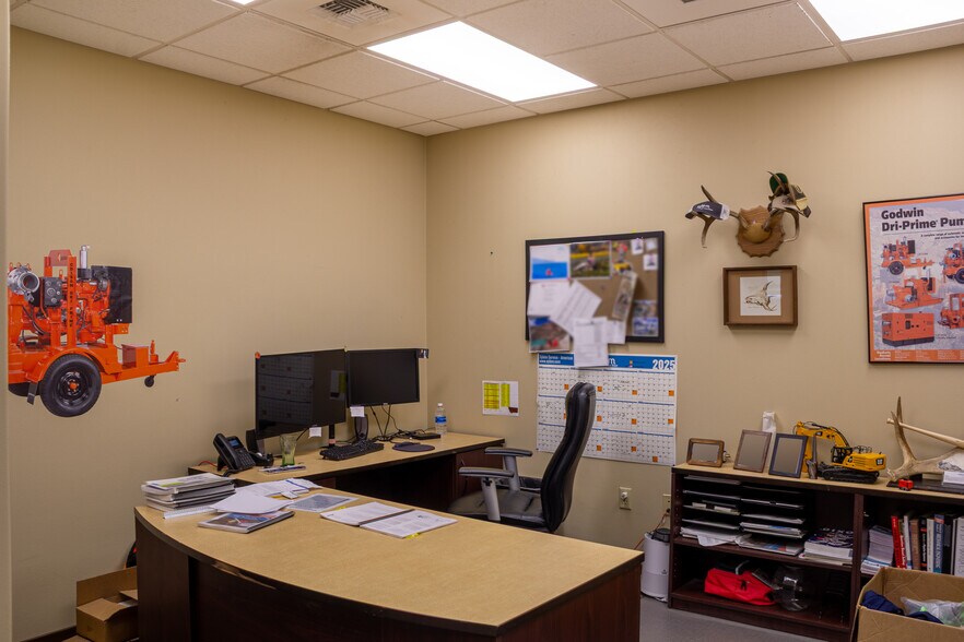 More Photos Of 3860 Helberg Dr, Helena Service For Lease