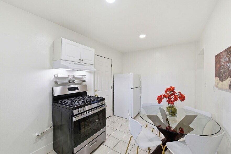 More Photos Of 2115 University Ave, Mountain View Multifamily For Sale