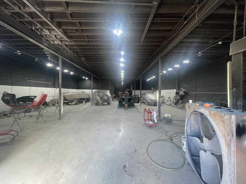 More Photos Of 1046-1048 E 26th St, Hialeah Warehouse For Lease
