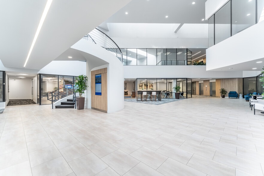 More Photos Of 6600 Lyndon B Johnson Fwy, Dallas Office For Lease