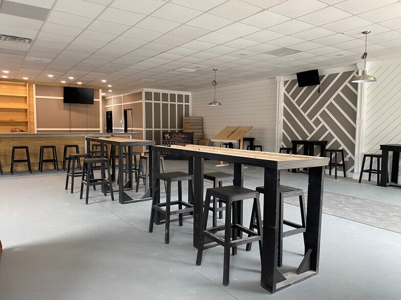 More Photos Of 640-668 Shell Dr, Spring Lake Storefront For Lease