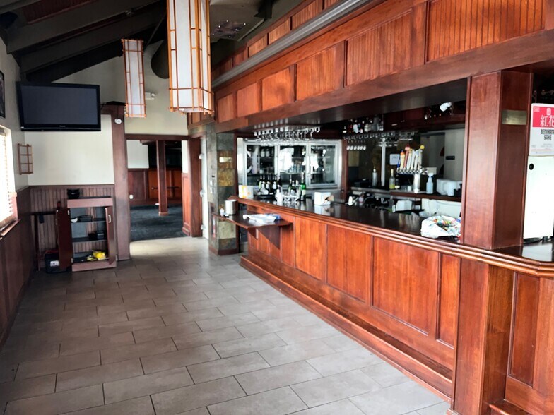 More Photos Of 3870 Bay Rd, Saginaw Restaurant For Sale