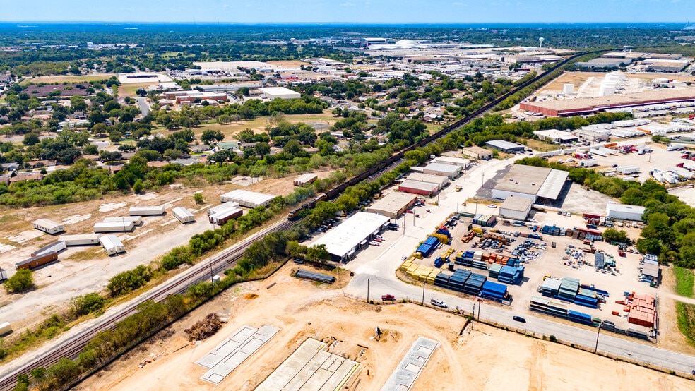 More Photos Of 3534-3542 Copeland Dr, San Antonio Light Manufacturing For Lease