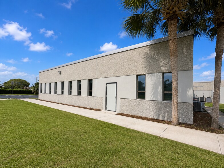 More Photos Of 1750 Tree Blvd, Saint Augustine Medical For Sale