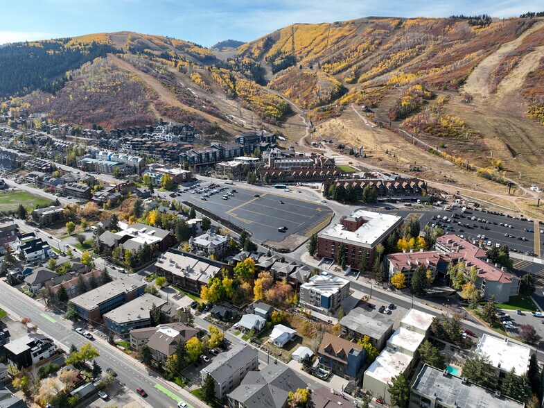More Photos Of 1469 Woodside Ave, Park City Lodge Meeting Hall For Sale