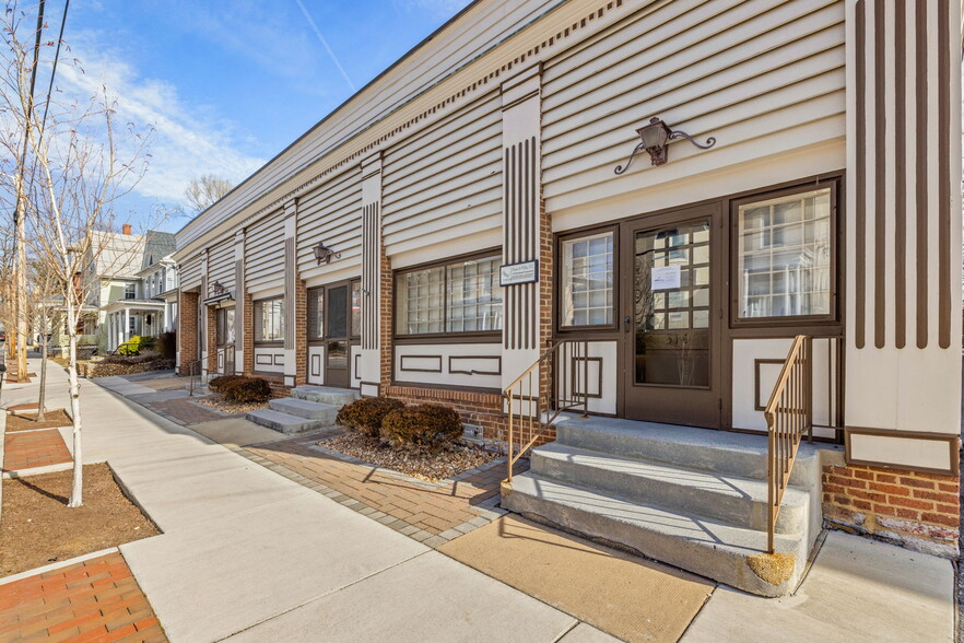 More Photos Of 314 N Braddock St, Winchester Office For Sale