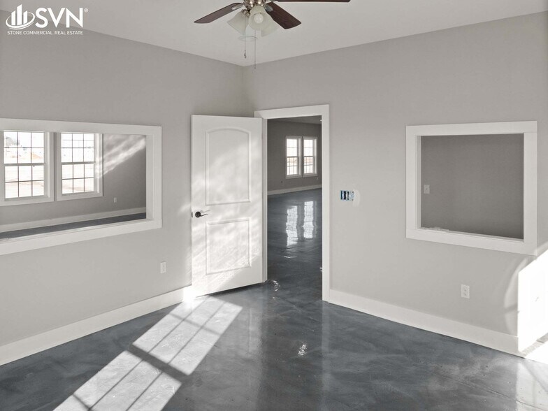 More Photos Of 300 Opportunity dr, Mayfield Warehouse For Sale