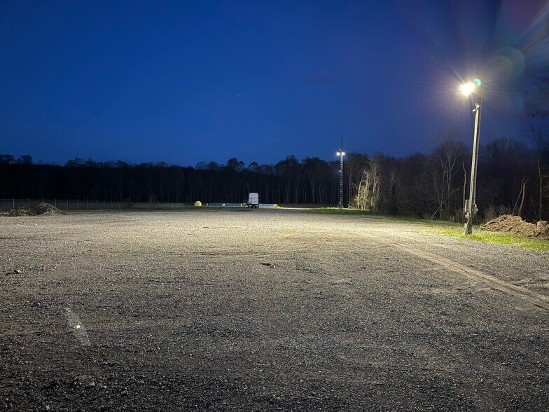 More Photos Of 4881 Pittsburgh Rd, Harrisville Light Distribution For Sale