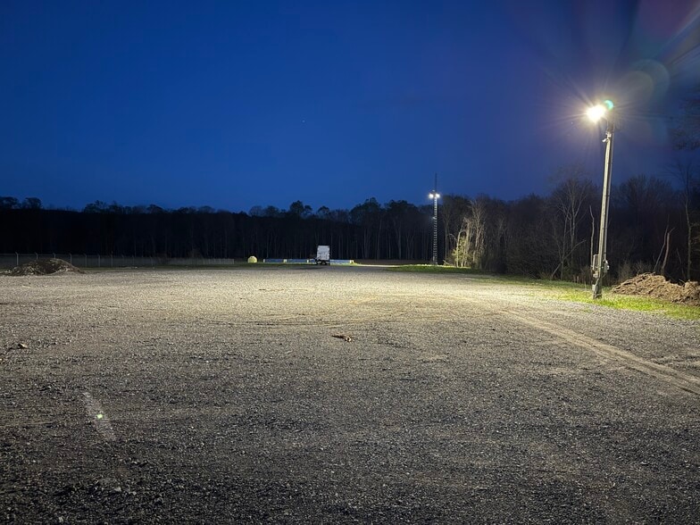 More Photos Of 4881 Pittsburgh Rd, Harrisville Light Distribution For Sale