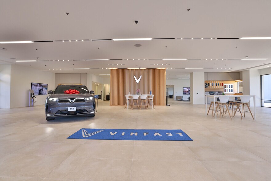 More Photos Of 3230 Auto Plz, Richmond Auto Dealership For Lease