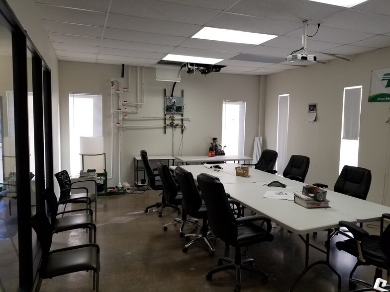 More Photos Of 5422 S 108th East Ave E, Tulsa Warehouse For Lease