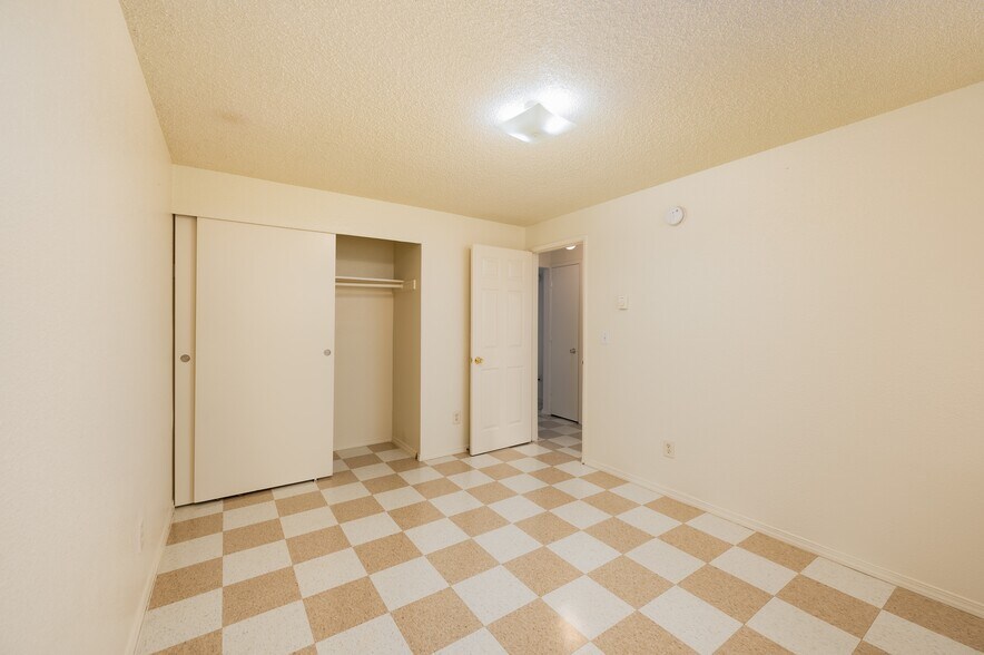 More Photos Of 2712-2716 South 12th Street, Tacoma Apartments For Sale