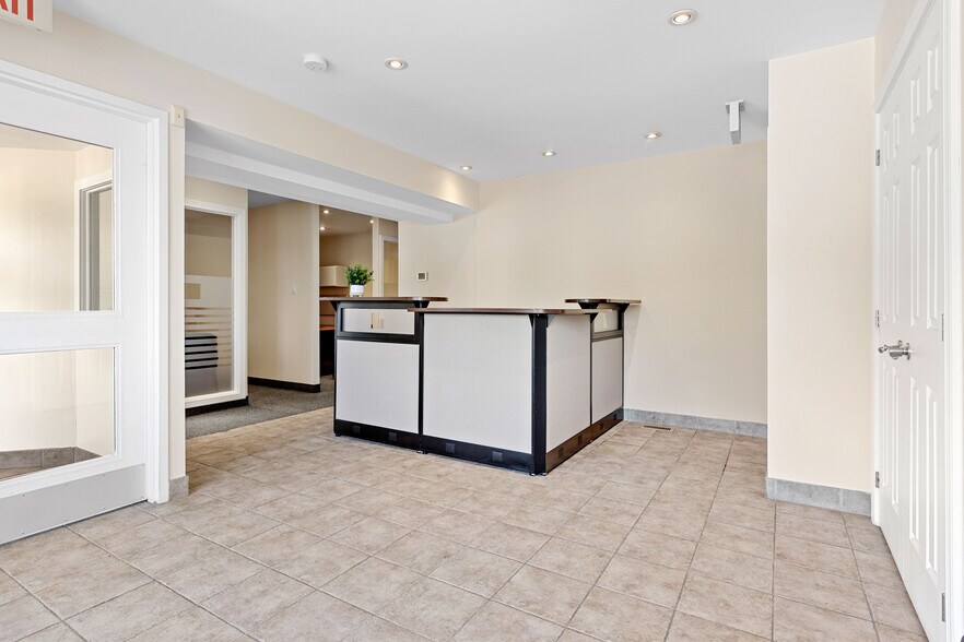 More Photos Of 806 Greenbank Rd, Ottawa Office For Sale