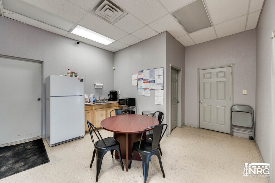 More Photos Of 9519 E CR 97, Midland Warehouse For Lease