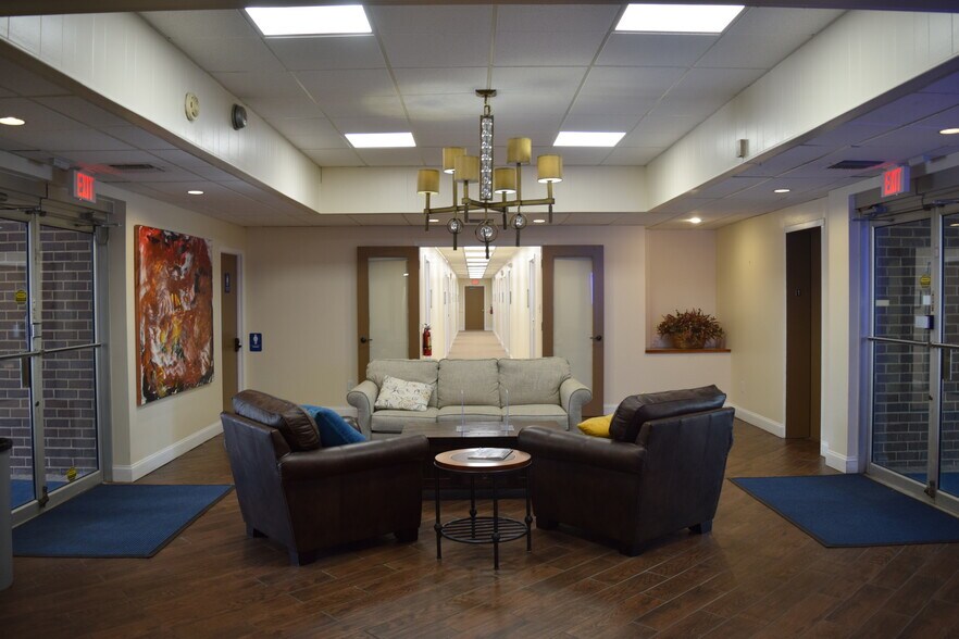 More Photos Of 811 Church Rd, Cherry Hill Office For Lease