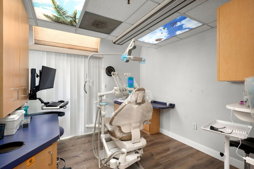 More Photos Of 1001 B Ave, Coronado Medical For Lease