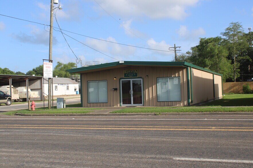 More Photos Of 344 Broadway, Winnie Religious Facility For Sale