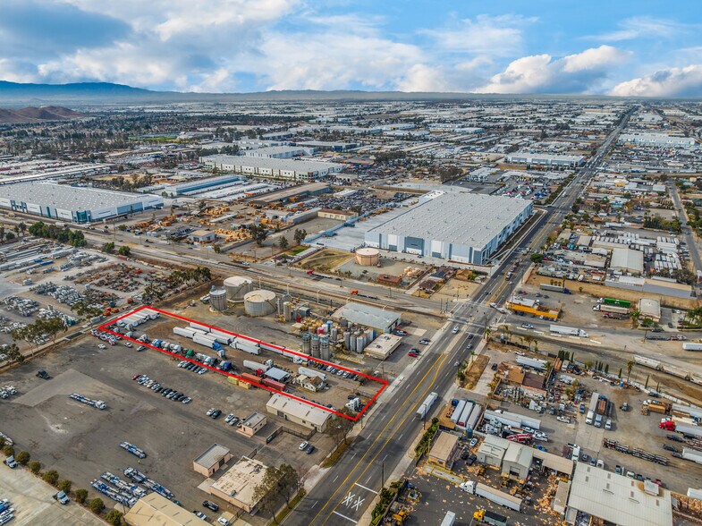 More Photos Of 14955 Slover Ave, Fontana Contractor Storage Yard For Sale