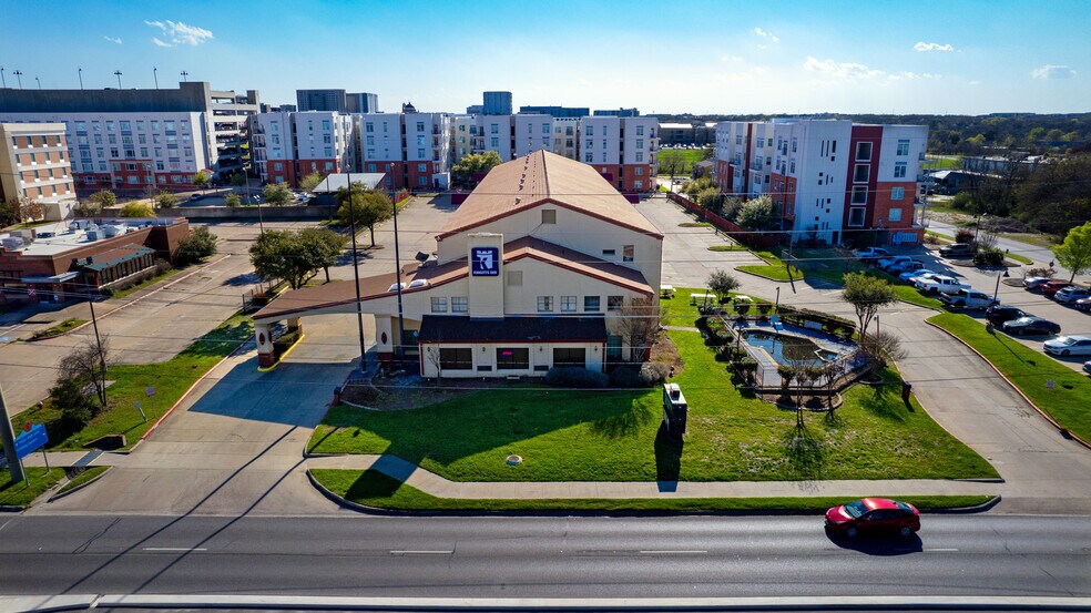 More Photos Of 104 Texas Ave S, College Station Hotel For Sale