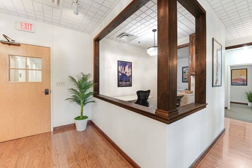 More Photos Of 3821 Juniper Trace, Bee Cave Loft Creative Space For Sale