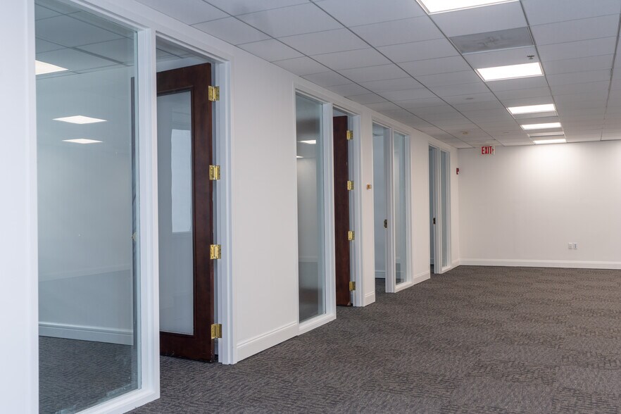 More Photos Of 1200 Brickell Ave, Miami Office For Lease