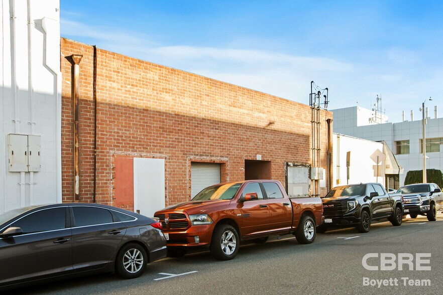 More Photos Of 12341 Hawthorne Blvd, Hawthorne Storefront For Sale