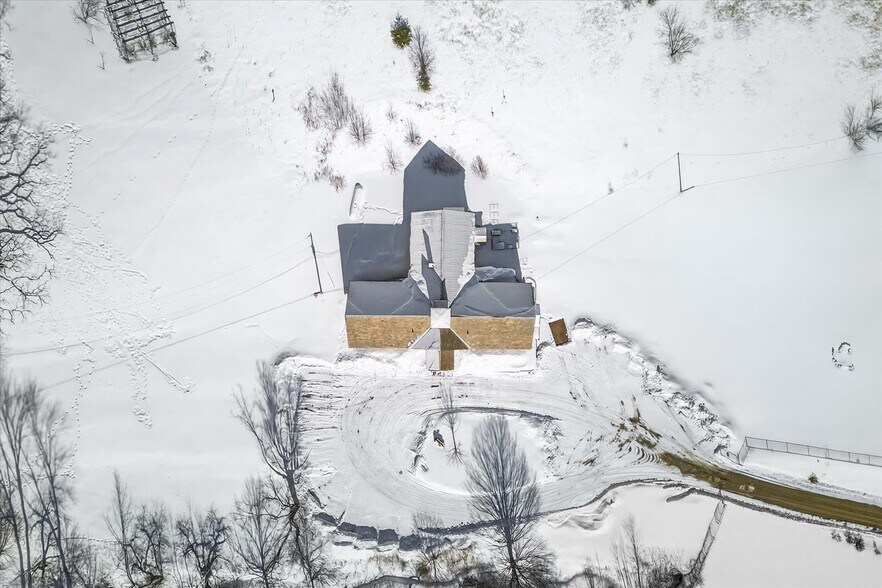 More Photos Of 66 Duttonsville School dr, Cavendish Specialty For Sale