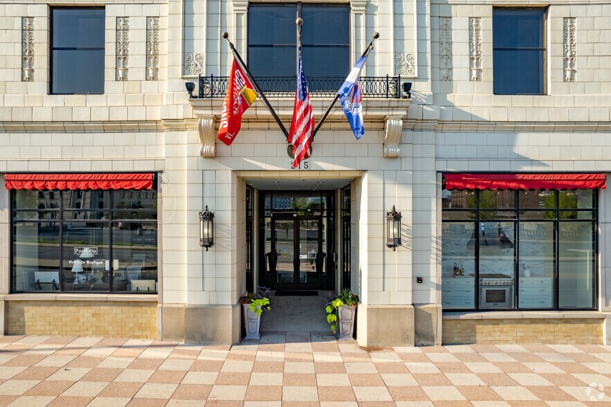 More Photos Of 215 W Pershing Rd, Kansas City Office Residential For Lease