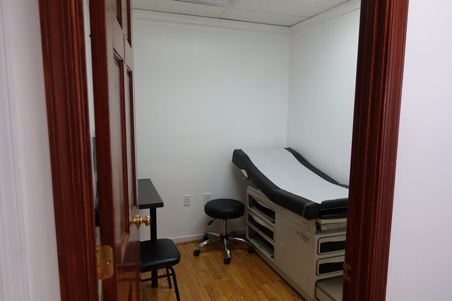 More Photos Of 9239-9249 Old Keene Mill Rd, Burke Medical For Sale