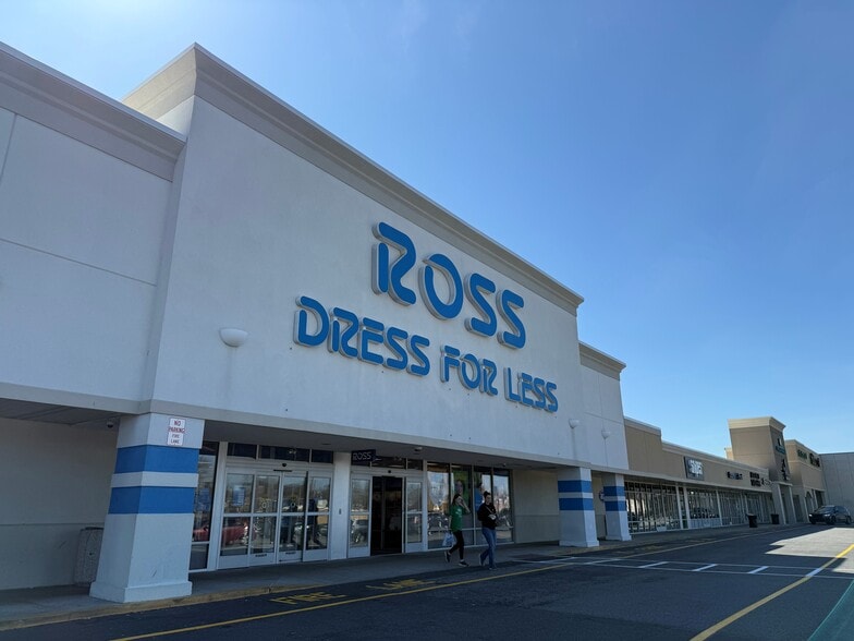 More Photos Of 2600 MacDade Blvd, Holmes Unknown For Lease