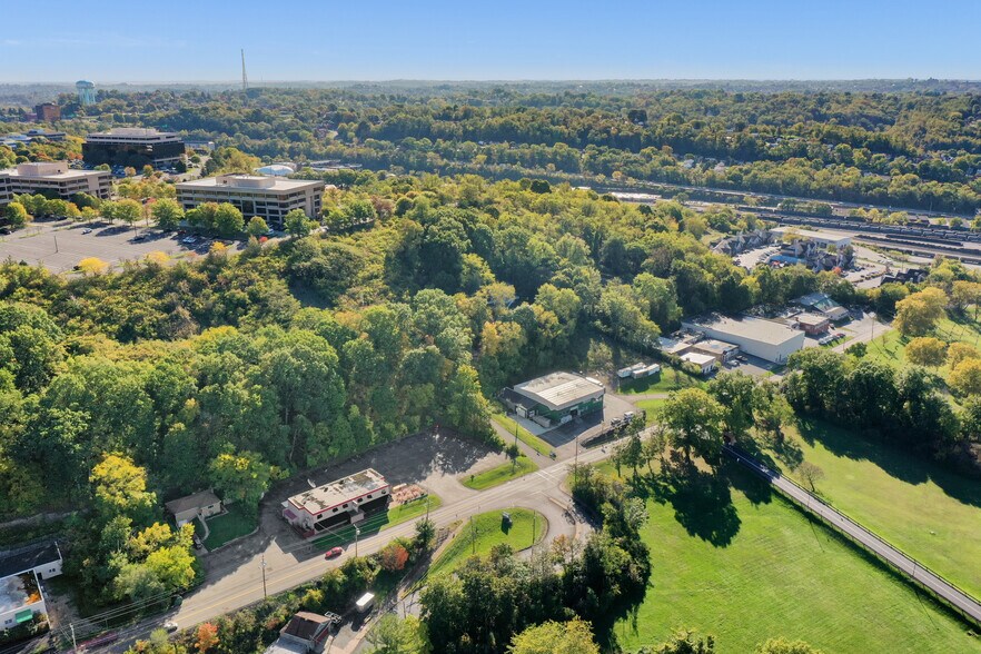 More Photos Of 2749 Noblestown Rd, Pittsburgh General Retail For Sale