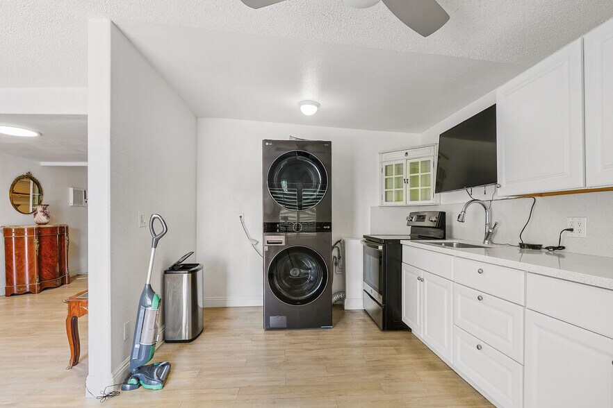 More Photos Of 303 Tin St, Henderson Office Residential For Sale